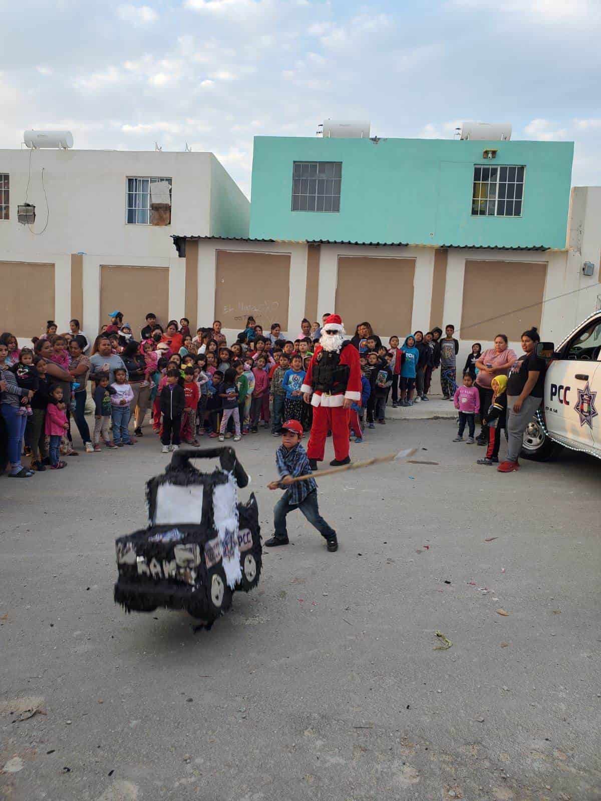 ¡Posada! Policía Civil regala sorpresa a los niños de Altos de Santa Teresa