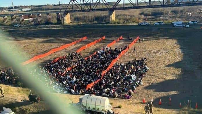 ¡VACÍO! Después de mucho tiempo, no hay migrantes debajo del puente