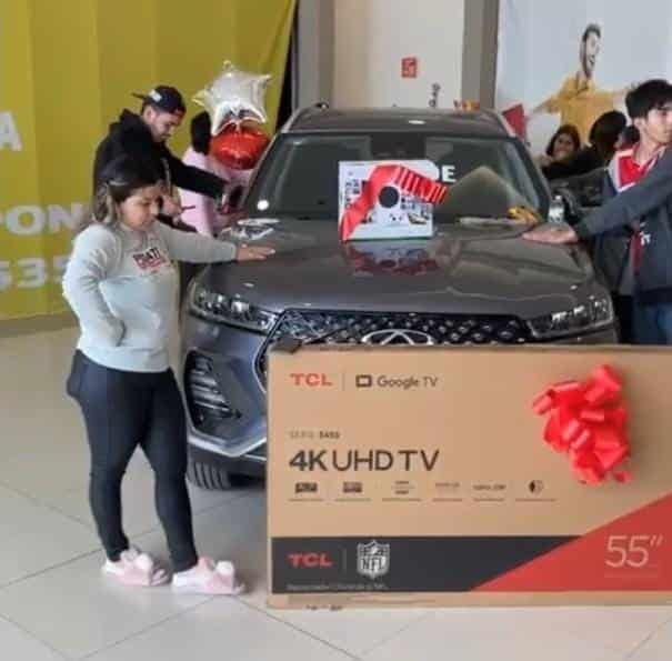 DURÓ 9 HORAS PEGADO a la camioneta para GANAR una TV y un Xbox