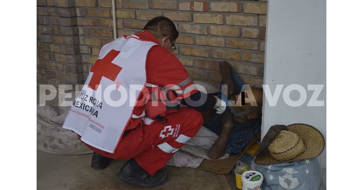 Muere de cirrosis en estacionamiento de hotel