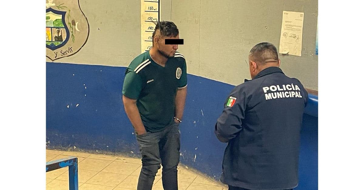 Aterroriza a sus vecinos con cuchillo de carnicero