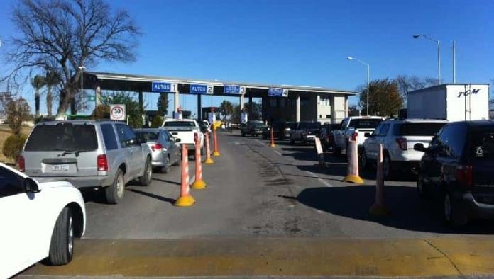 Hombre FALLECE DE UN INFARTO esperando en la fila del PUENTE INTERNACIONAL