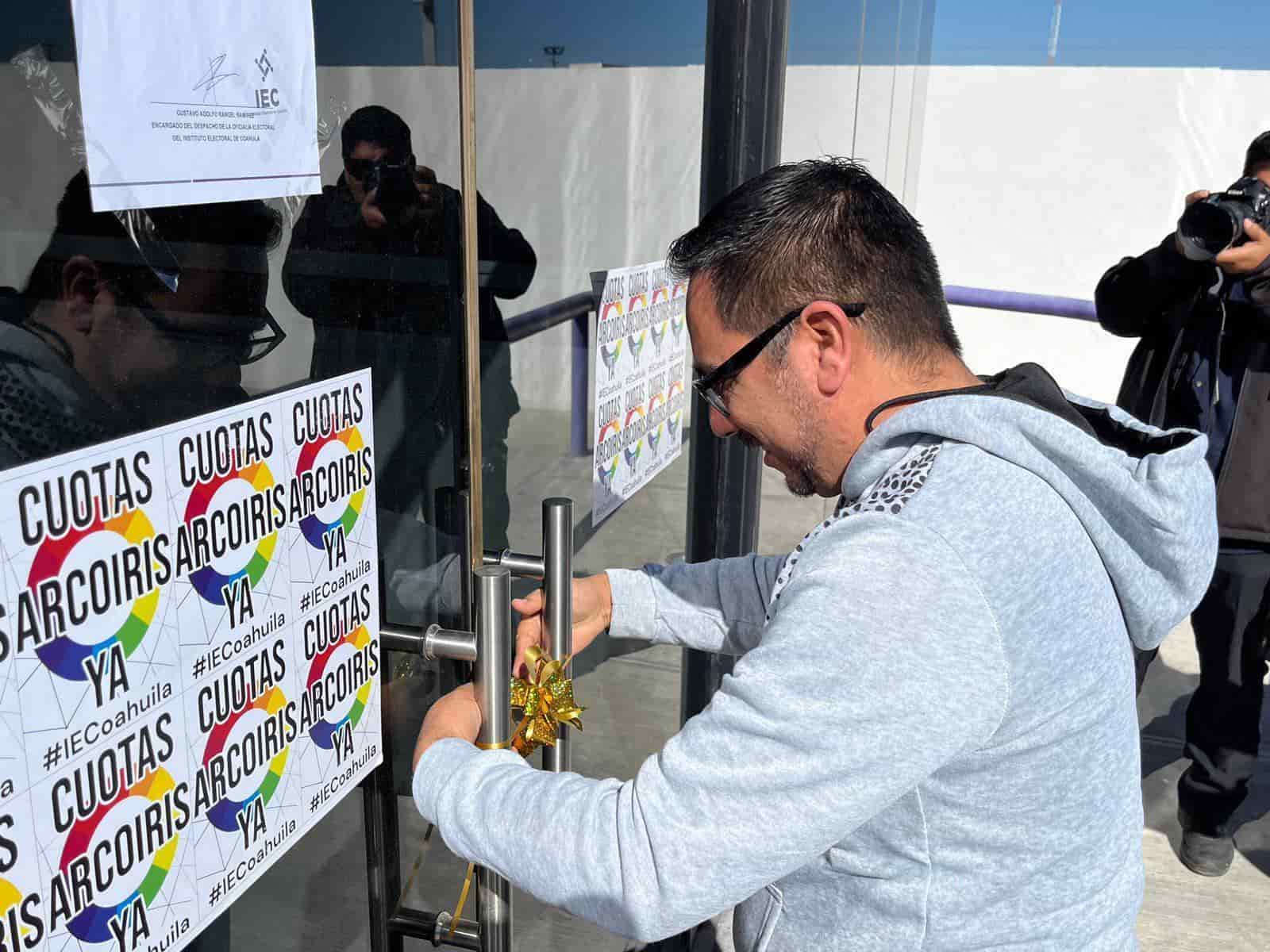 “Clausuran” al IEC comunidad de LGBT