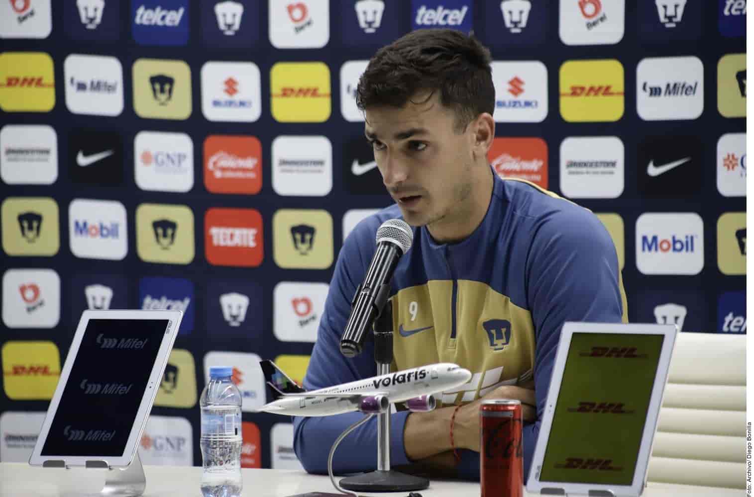 Ayer Pumas perdió a Gabriel Fernández, y hoy a otro delantero, a Juan Ignacio Dinenno (foto), quien llegó a un arreglo con el Cruzeiro de Brasil.