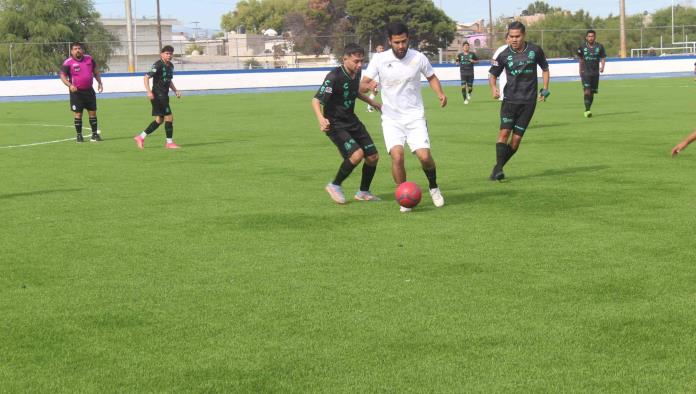 Los Compadres líderes en Fútbol Rielero