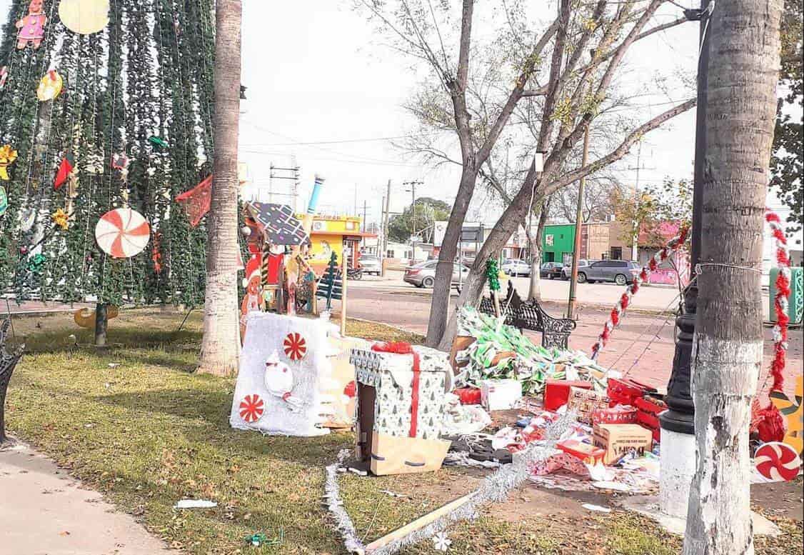 Destruyen en Palaú la Villa Navideña