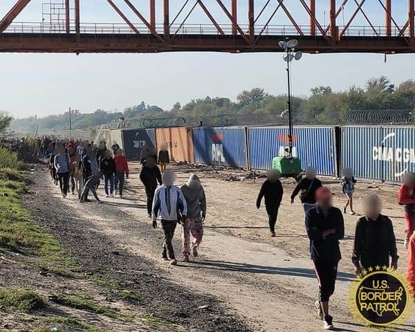 Patrulla Fronteriza ha rescatado 9 MENORES migrantes ABANDONADOS en el río Bravo