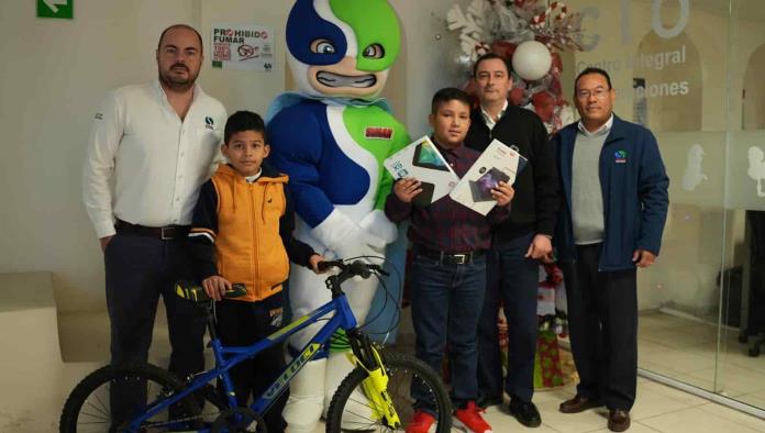 Premian a niños vigilantes del agua