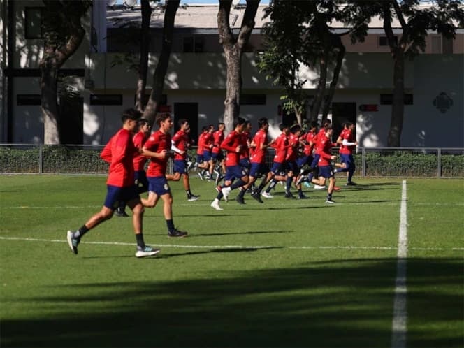 Chivas seguirá trabajando bajo las órdenes de Fernando Gago.