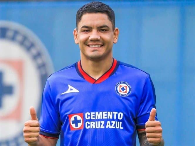 Cruz Azul hizo oficial el fichaje de Gabriel ‘Toro’ Fernández