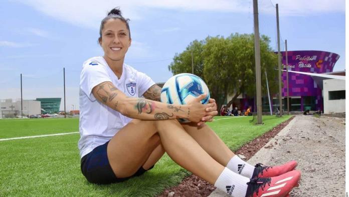 Lanza Tigres Femenil oferta por Jenni Hermoso 