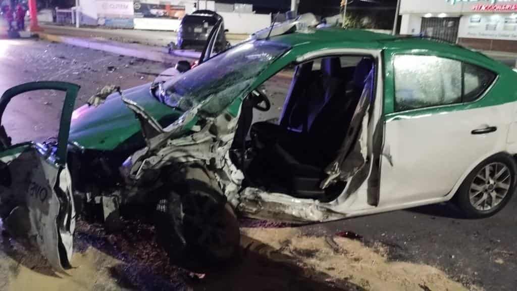 BRUTAL CHOQUE dejas personas lesionadas y daños de consideración