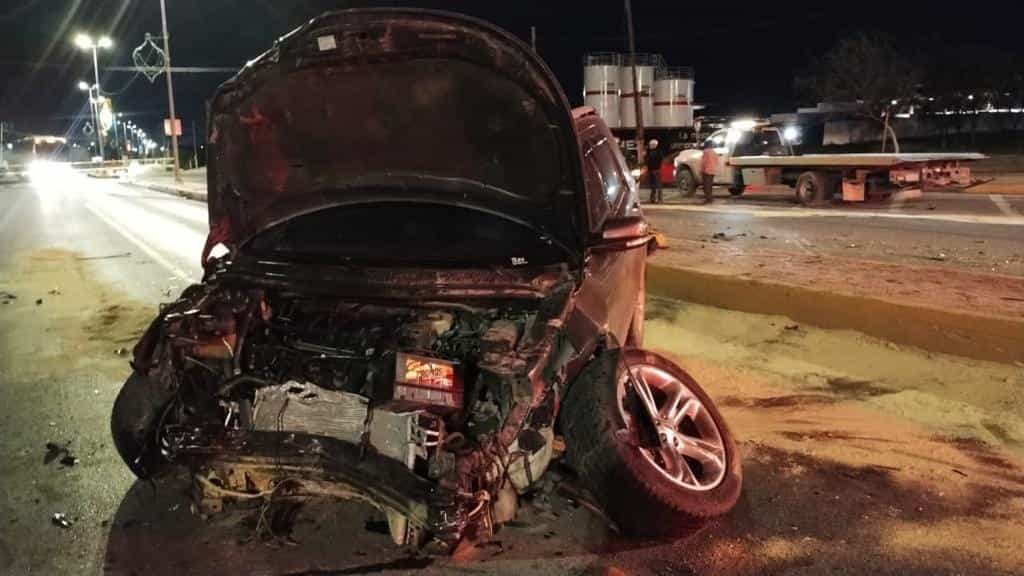 BRUTAL CHOQUE dejas personas lesionadas y daños de consideración