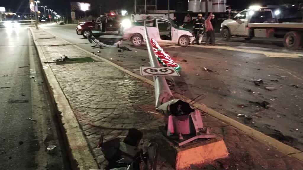 BRUTAL CHOQUE dejas personas lesionadas y daños de consideración