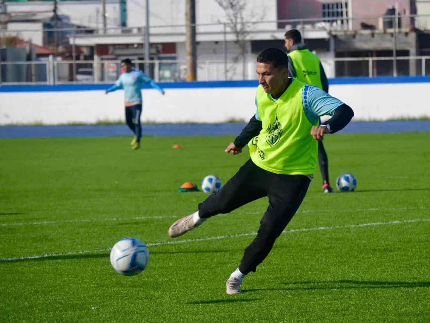 Cierra Calor con fuerte entrenamiento