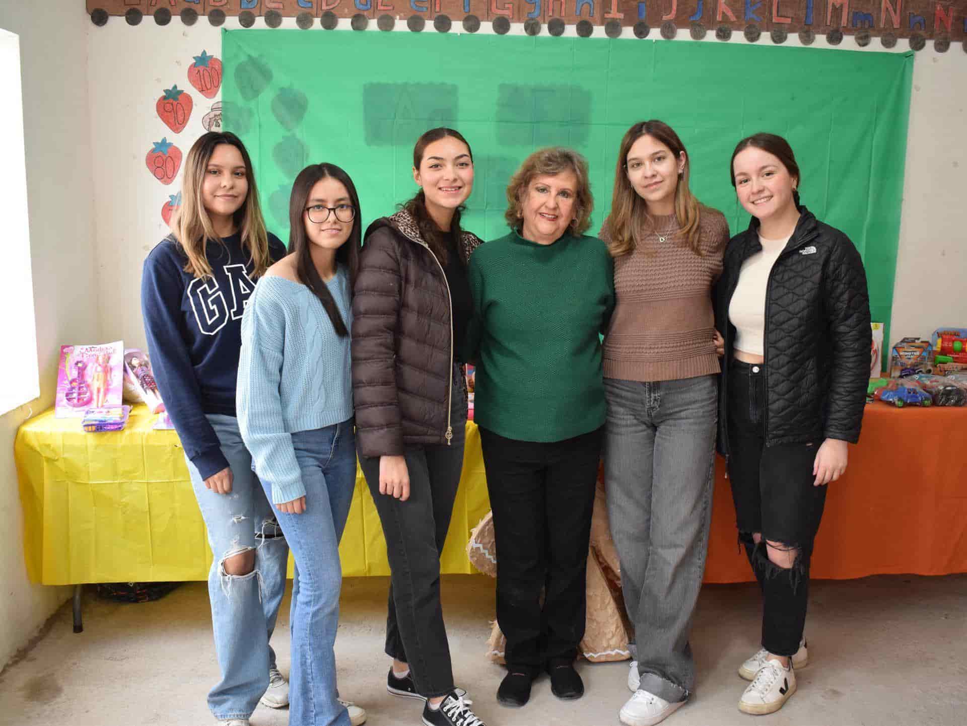 Celebran posada niños del comedor Infantil MANÁ