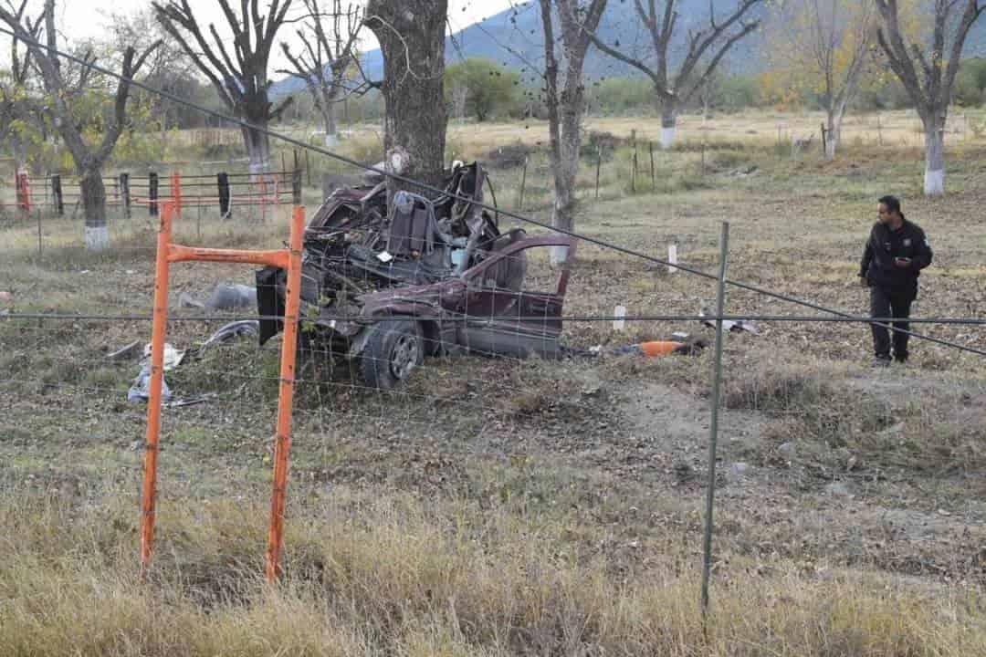 Se sale de la carretera y muere