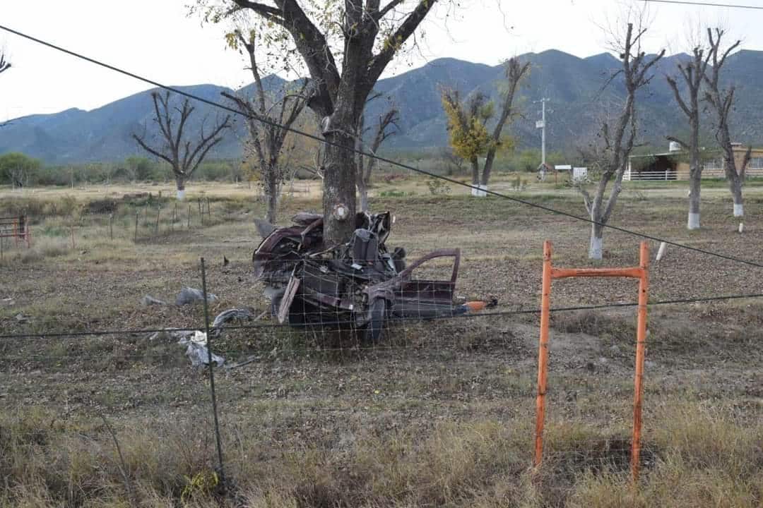 Se sale de la carretera y muere