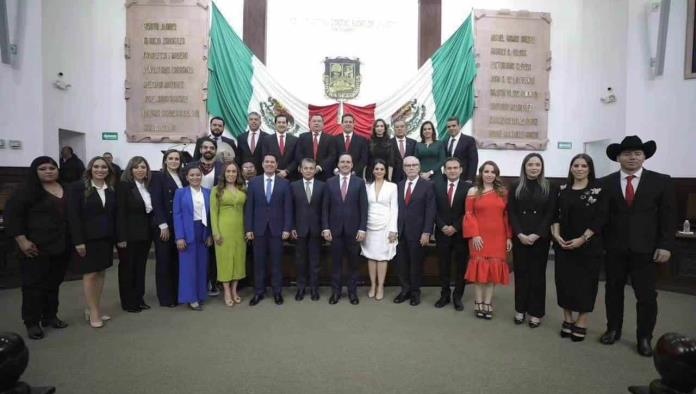 Toman protesta 25 diputados que conforman la 63 Legislatura del Congreso de Coahuila