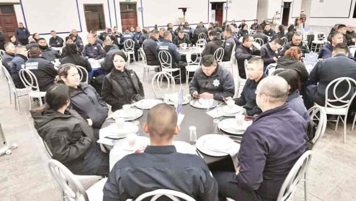 Reconoce Alcalde labor de policías