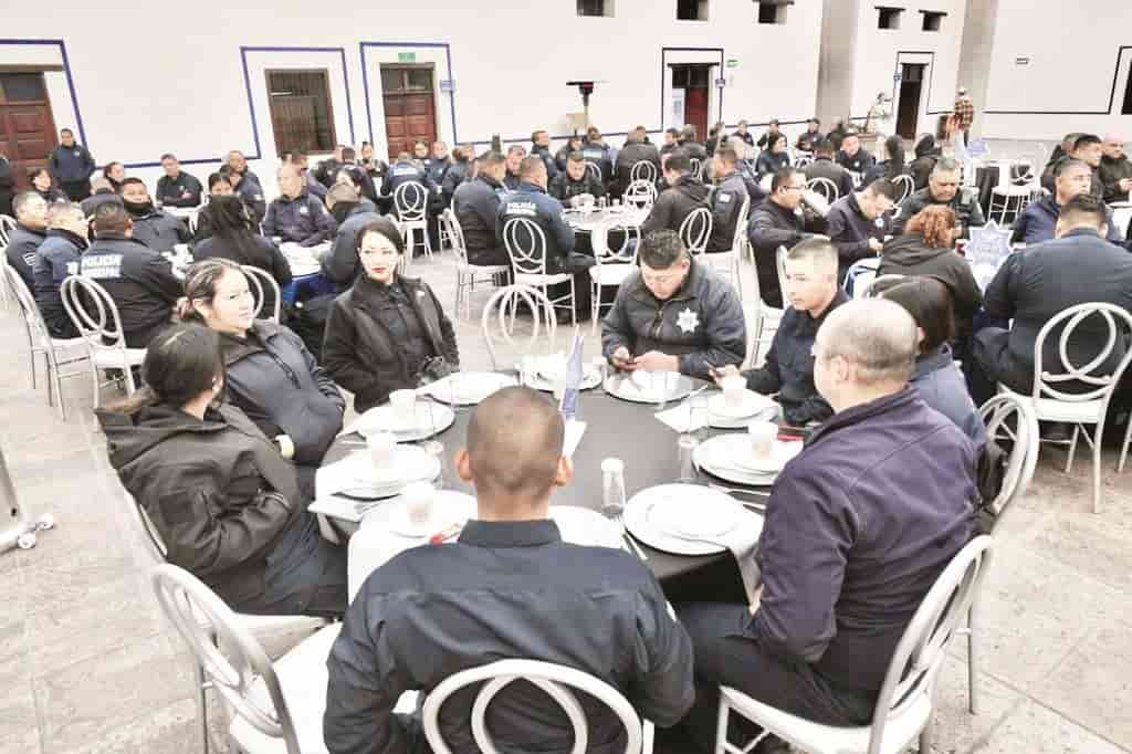 Reconoce Alcalde labor de policías