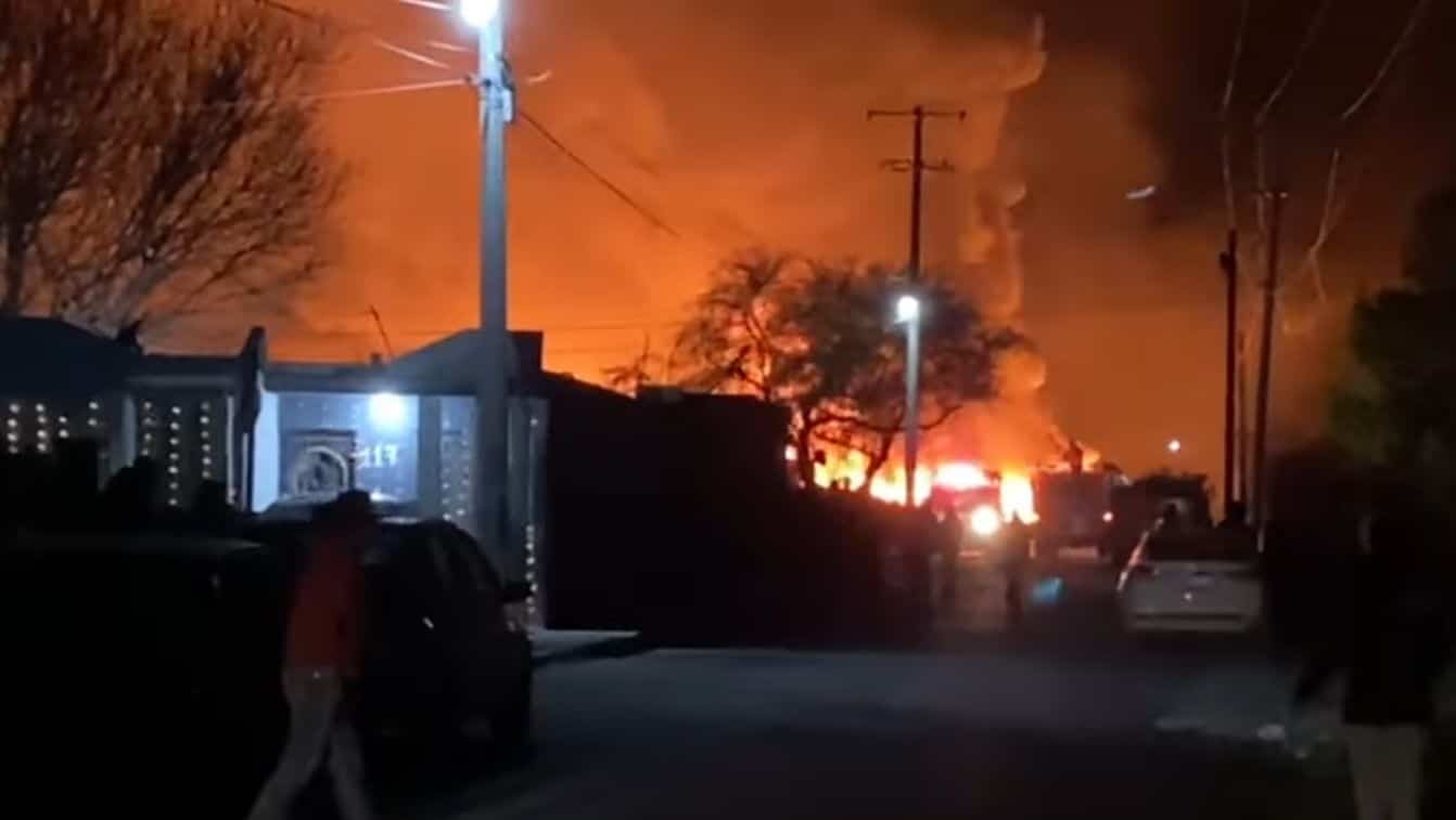 Recicladora de Morelos se incendia