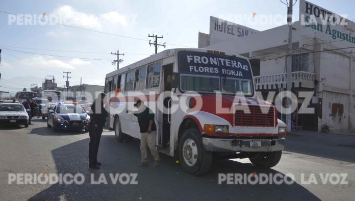 Le arranca defensa a taxi camión de la Flores – Borja