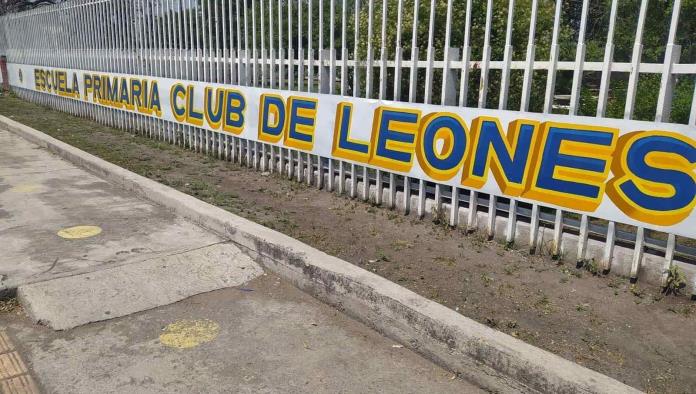 Atracan escuela Club de Leones en Palaú