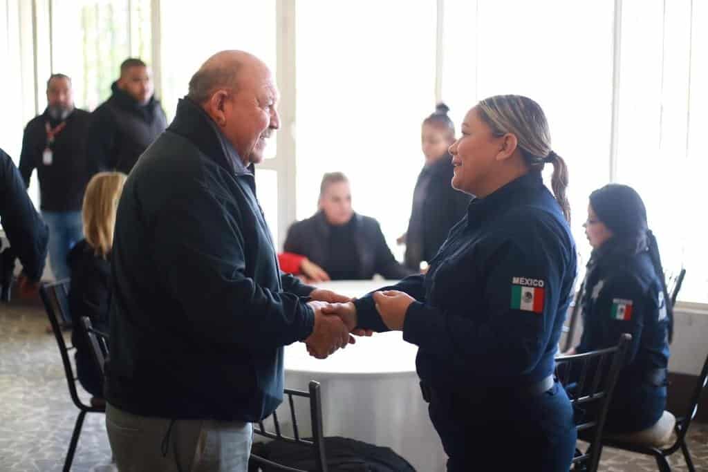 Reconoce Alcalde labor de policías