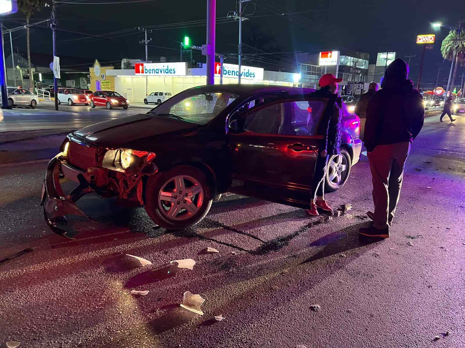 ‘Desgracia’ a familia al brincar el camellón