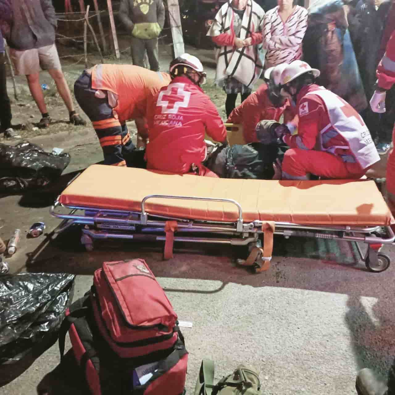 Prensa a mecánico tapa de camión de la basura