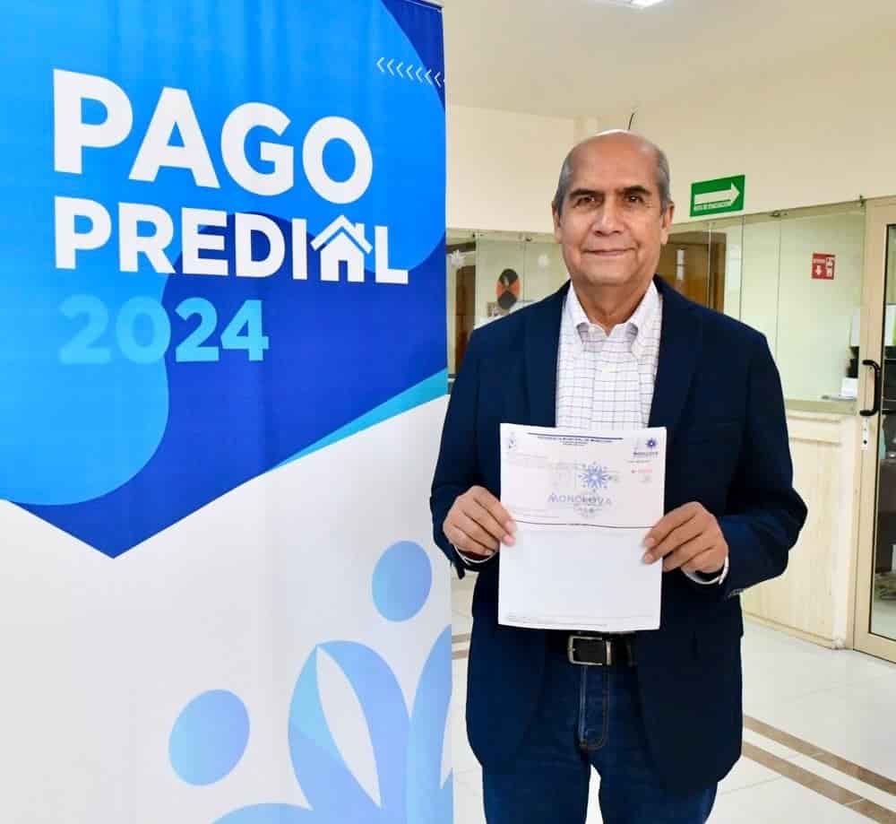 Cumple Alcalde con el pago de predial