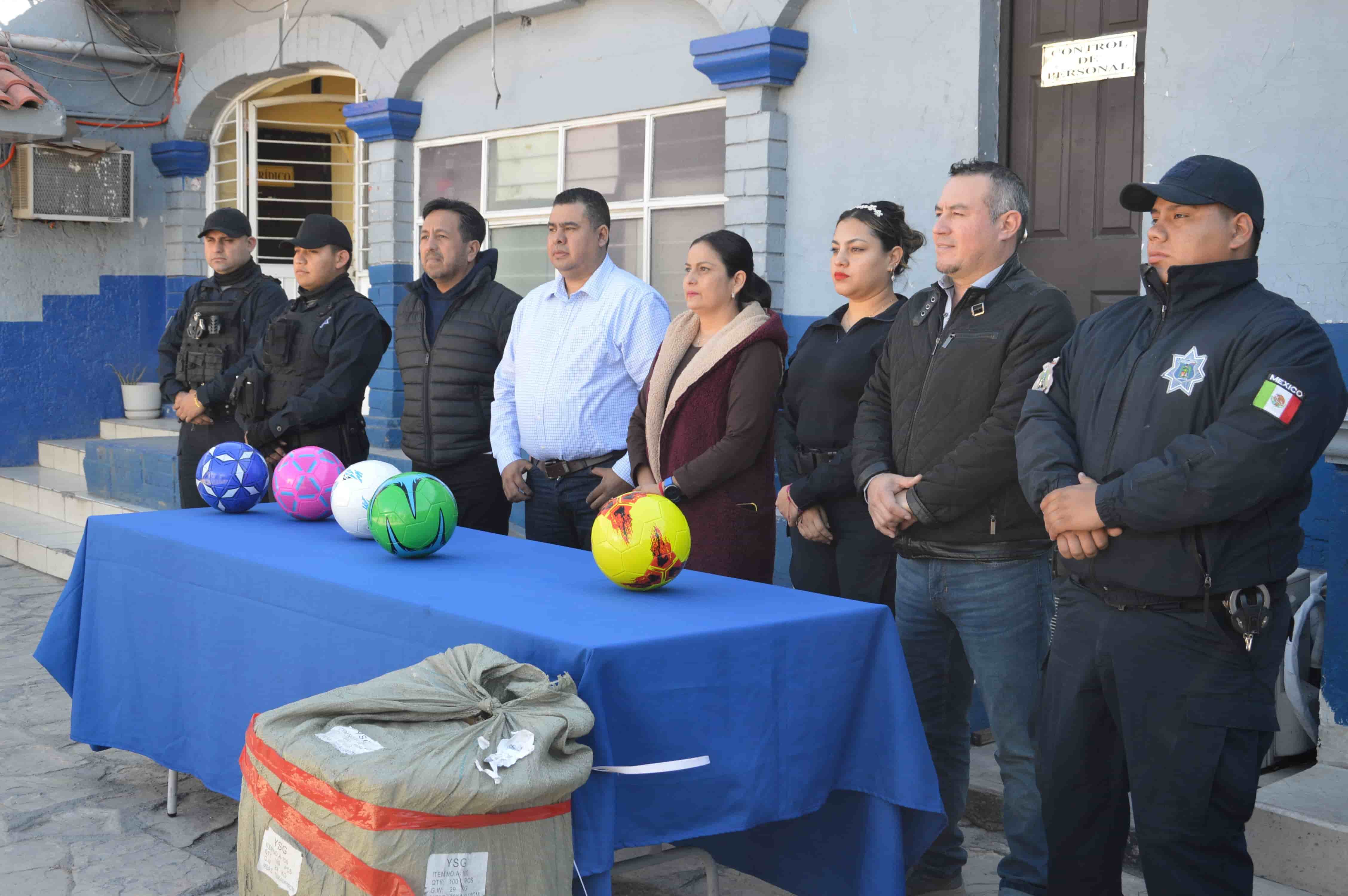 Donan 100 balones a Policía Preventiva