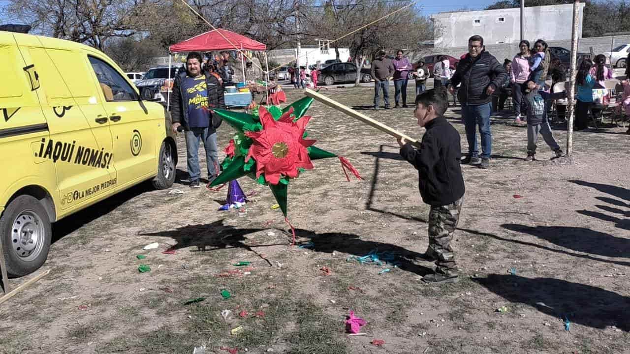 Festejan a los niños y niñas de la delegación V. Carranza 