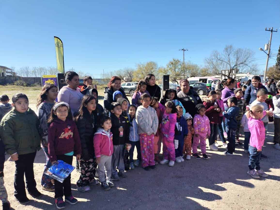 Festejan a los niños y niñas de la delegación V. Carranza 