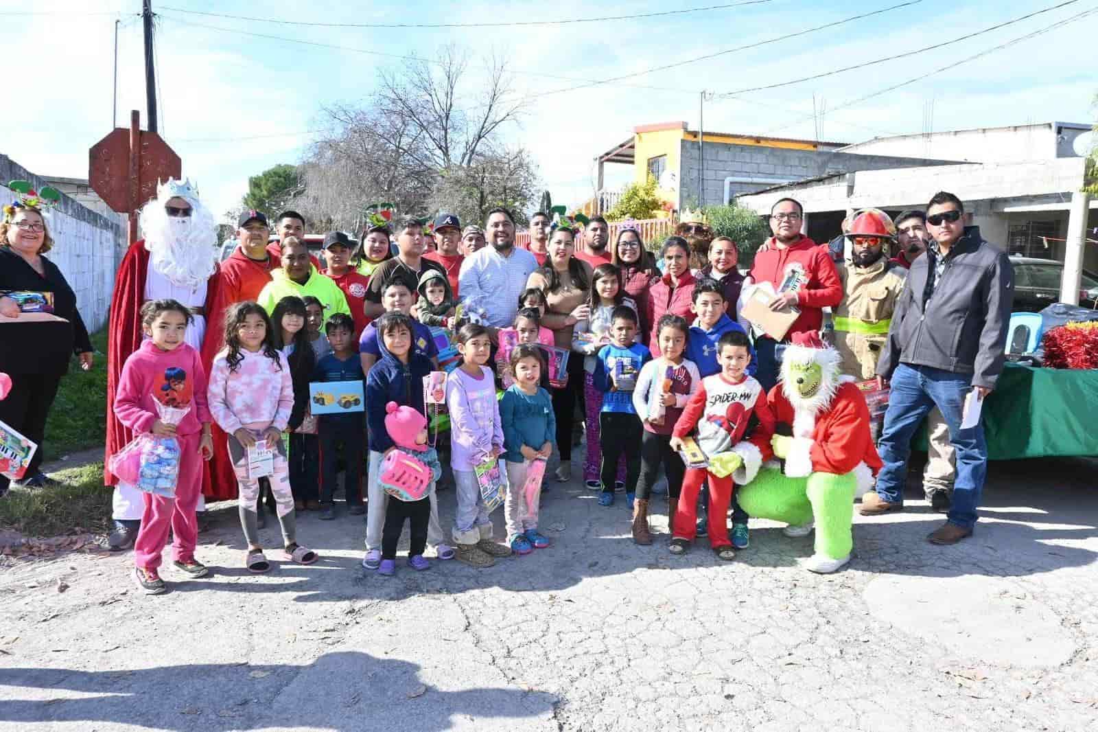 Regalan sonrisas en Nava 