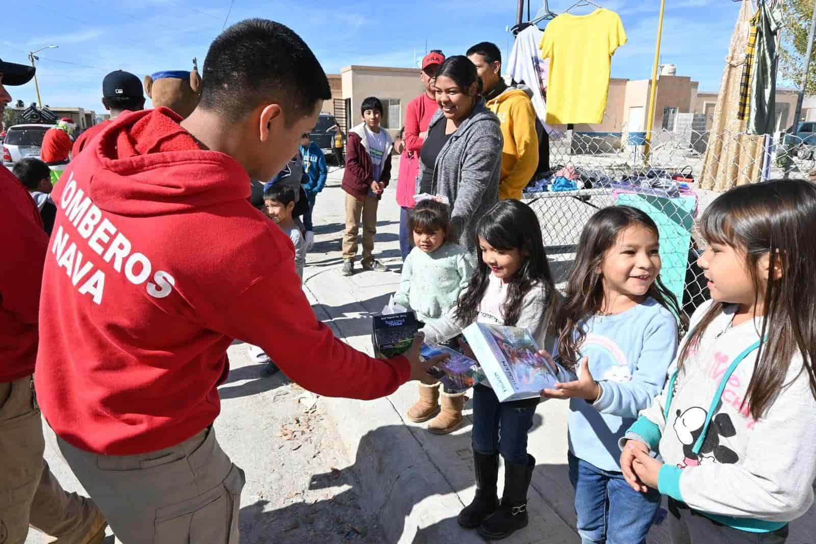 Regalan sonrisas en Nava 