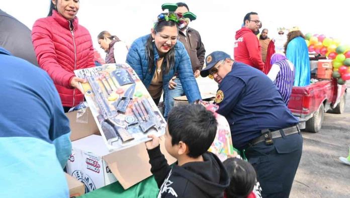 Regalan sonrisas en Nava 