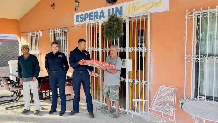 Policías de nava comparten rosca 