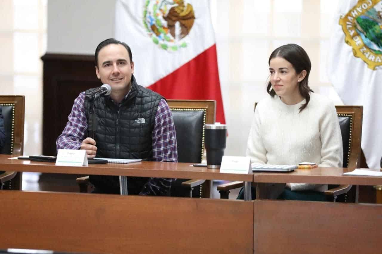 Trabajamos en equipo por el bien de Coahuila: Manolo