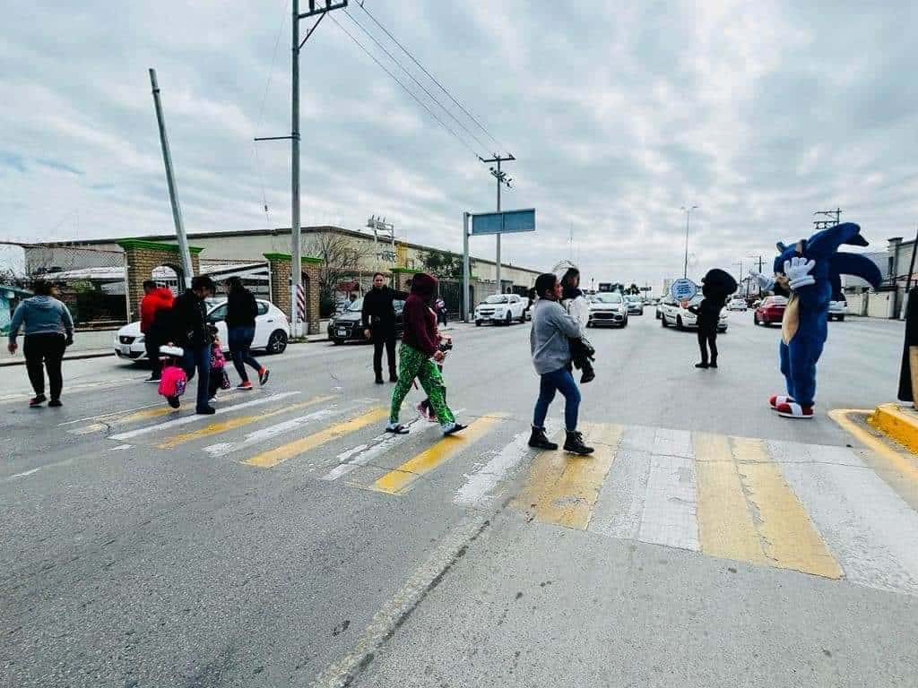 Impiden carencias el regreso a clases en dos planteles 