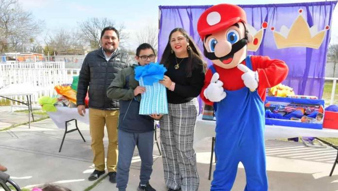 Voluntarios de Nava participan en el programa anual “Apadrina un Ángel”