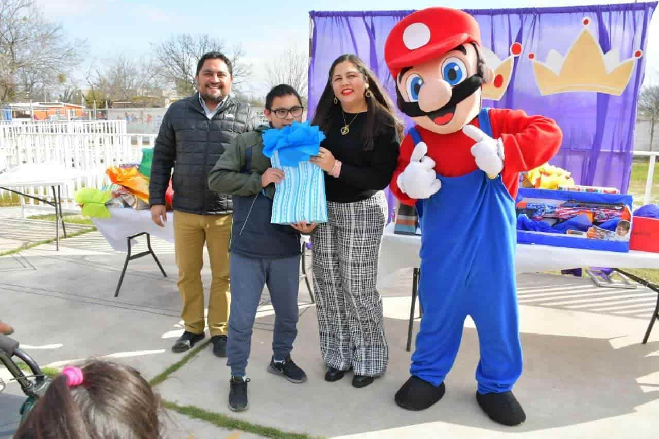 Voluntarios de Nava participan en el programa anual “Apadrina un Ángel”