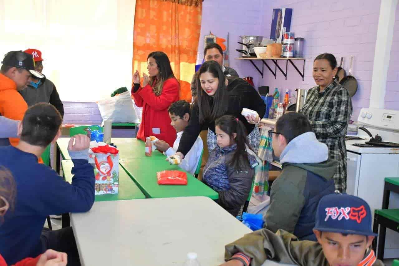 Voluntarios de Nava participan en el programa anual “Apadrina un Ángel”