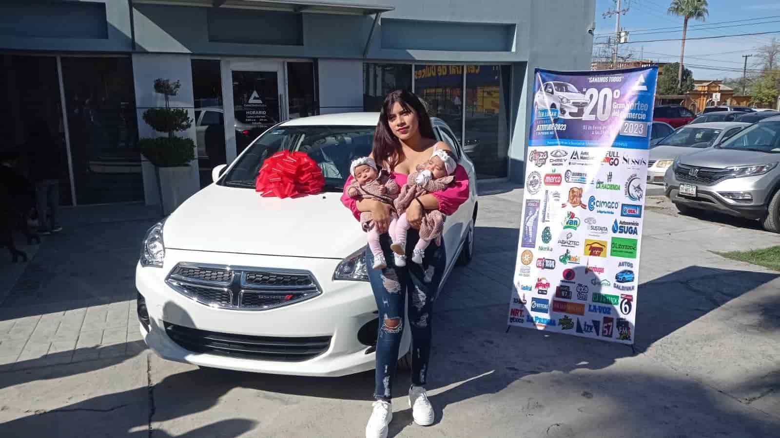Jenifer Alejandra encuentra su boleto perdido; Se lleva el auto de la CANACO