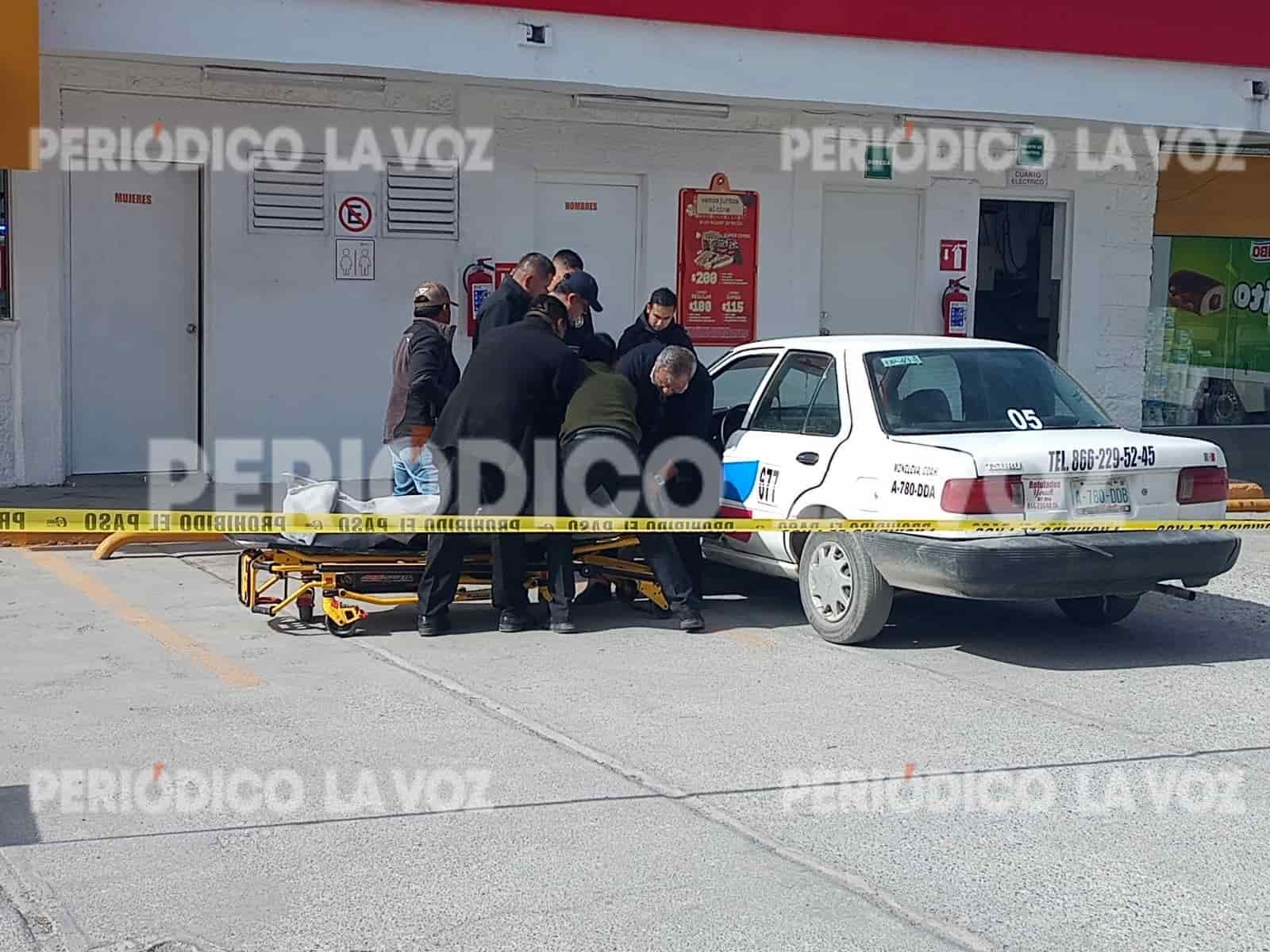 Muere en su taxi