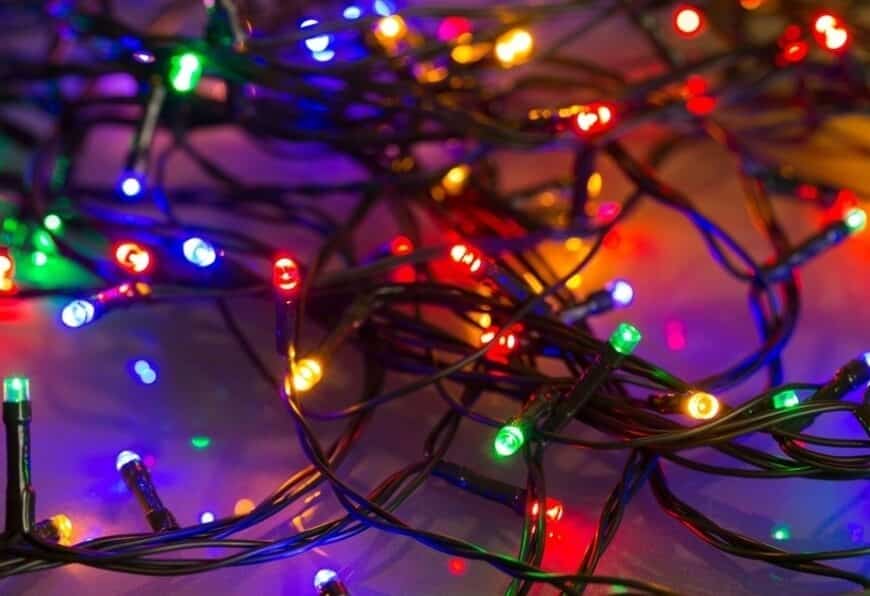 Exhorta PC a retirar las luces navideñas