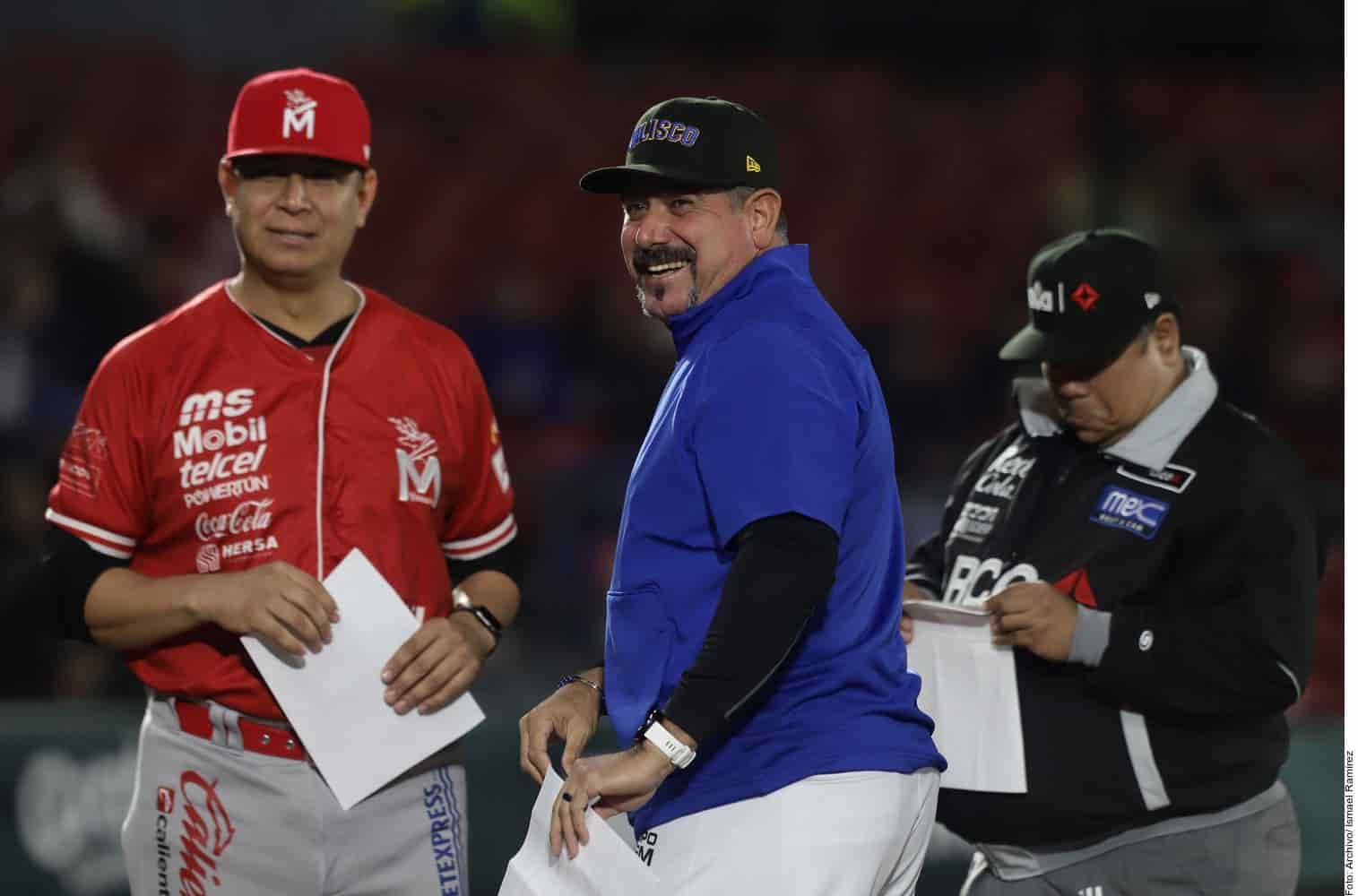 Jalisco tiene la intención de que Benjamín Gil tome las riendas de los Charros en su regreso a la Liga Mexicana de Beisbol en abril próximo.