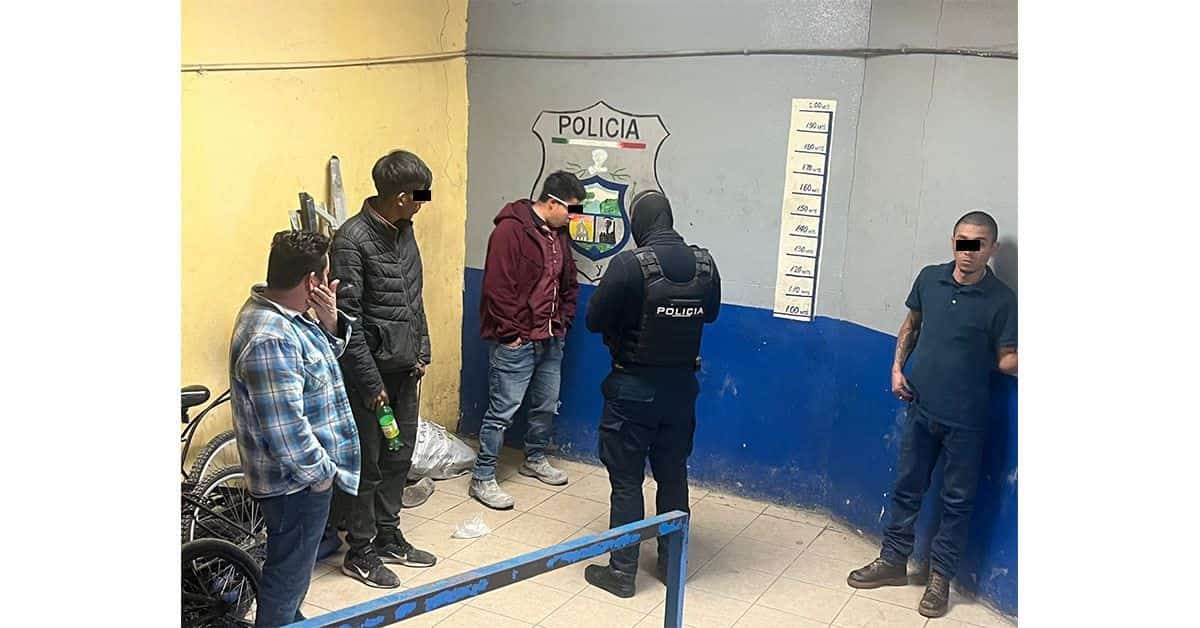 Los cuatro briagos fueron arrestados durante el operativo barrido.