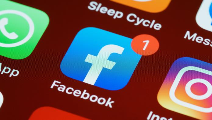 Hombre demanda a página de Facebook por funarlo